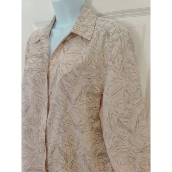 Chico's Peach Gray Satin Abstract Butterfly LS Roll-Tab Button-Up Top 2 (L/12) - Picture 2 of 9